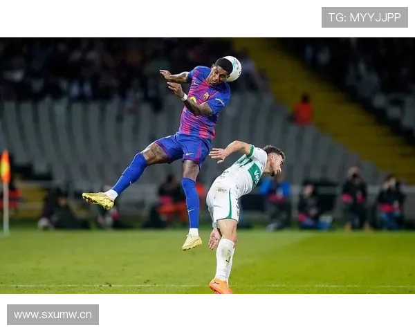 巴萨关键比赛表现起伏引发关注,对争冠形势稳定性形成考验