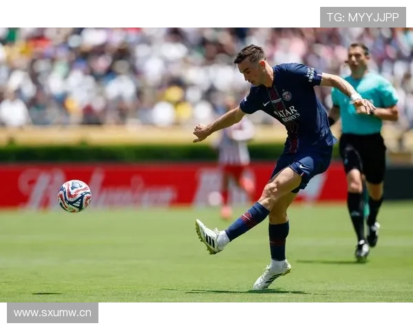 姆巴佩与梅西：进攻效率与战术角色的核心差距解析