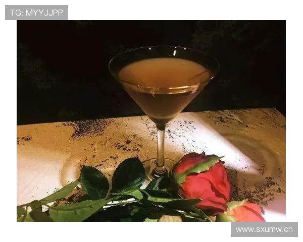 凯蒂·莱德基泳池边拿的那杯星巴克居然比我一个月工资还贵？