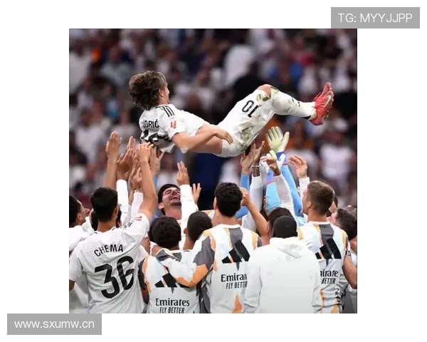 莫德里奇与哈维：两代中场大师风格对比分析