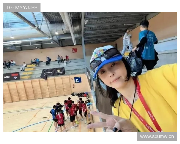 看见杜丽拎着菜篮子回家的图，脑子里赛场女神的滤镜直接碎了